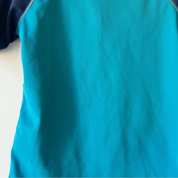 🌼 5/$25 Old Navy Boys Rash Guard Swim Shirt Blue Navy UPF 3T Summer Beach - Picture 2 of 9